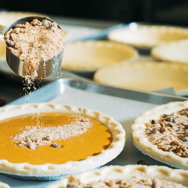 *9" GF/V  Pumpkin Walnut - Whole (C).