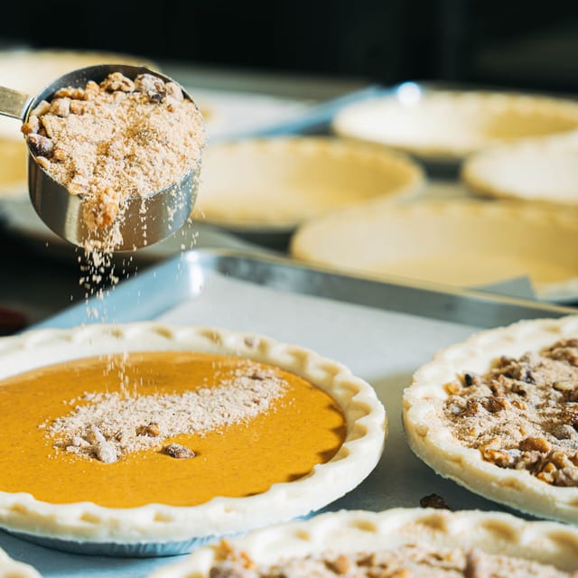 *9" GF Pumpkin Walnut - Whole (T).