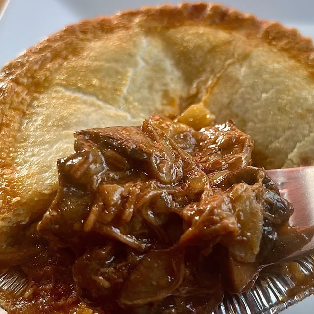 Steak & Mushroom Pot Pie - 9" Family Size.