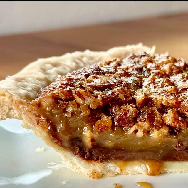 9" Black Bottom Pecan - Whole (T).